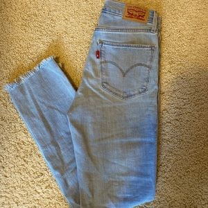 Levi’s 724 high rise straight crop jeans size 24